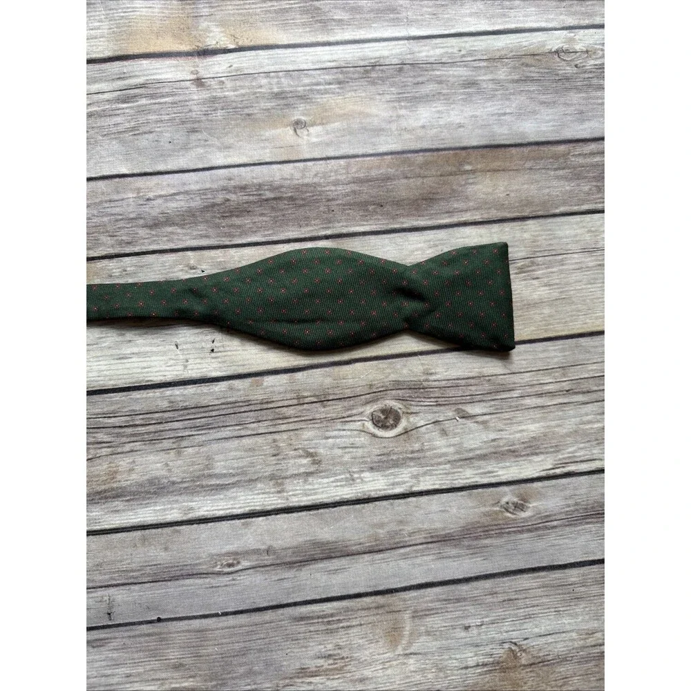 Edward Armah 100% Silk Bow Tie Reversible Green Red Youth